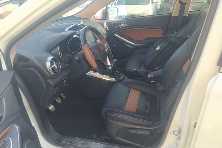BYD Yuan 2016 #15 BYD Yuan 2016 car image #15