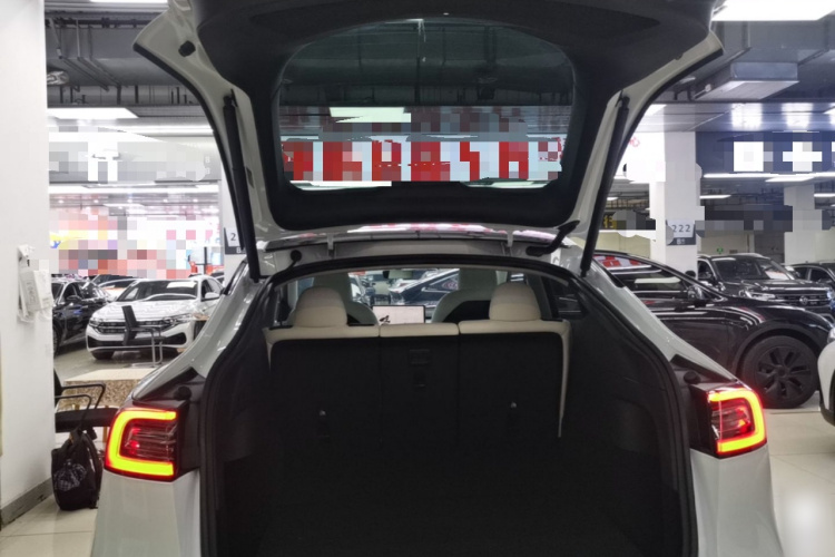 Tesla Model Y 2023 #19 Tesla Model Y 2023 car image #19