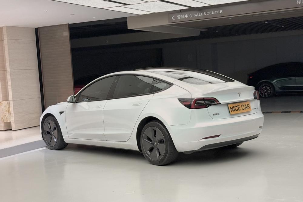 Tesla Model 3 2022 car image #5