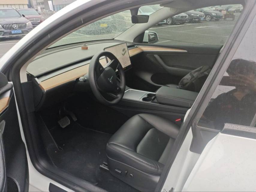 Tesla Model Y 2021 #5 Tesla Model Y 2021 car image #5
