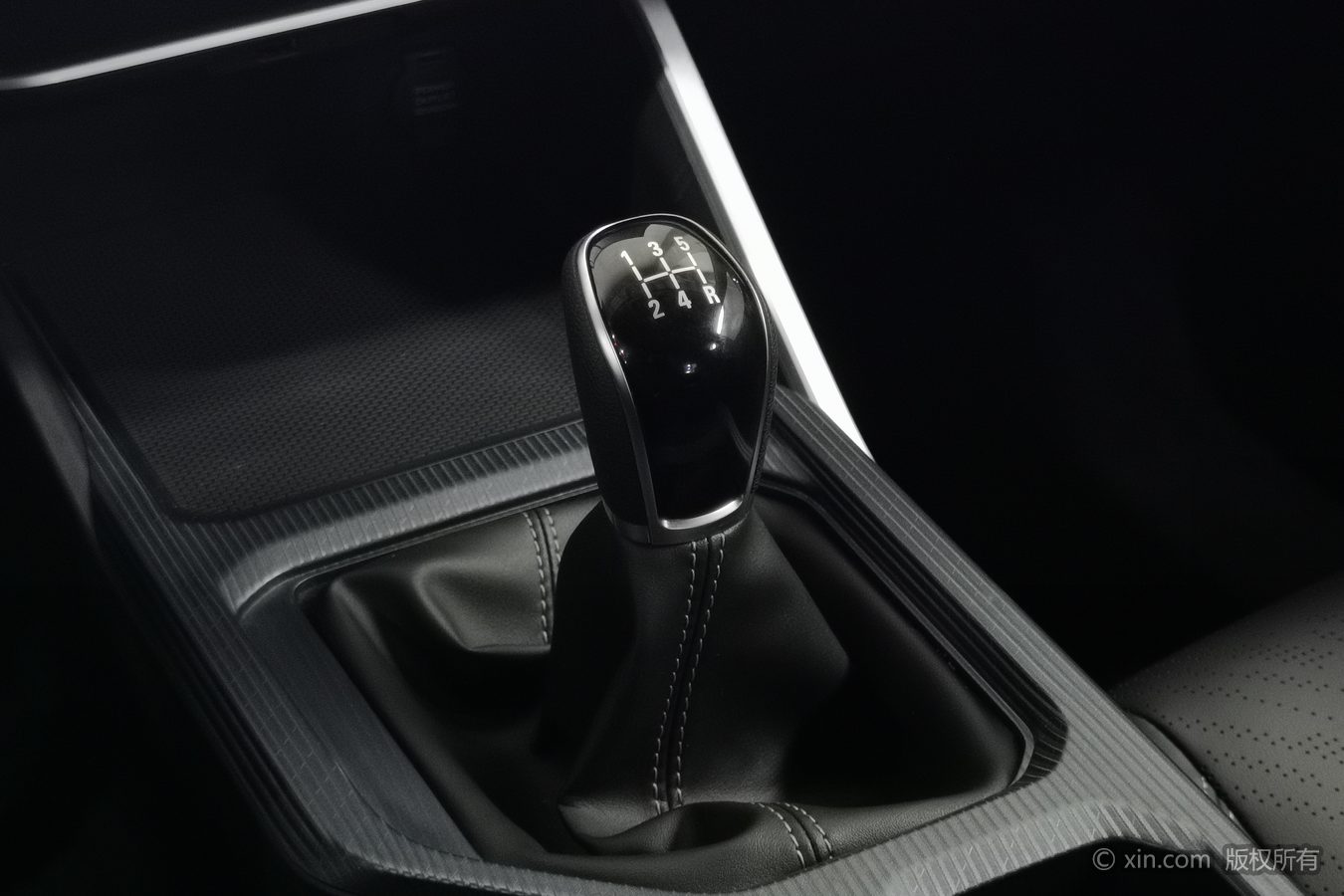 GEELY Emgrand 2024 car image #14