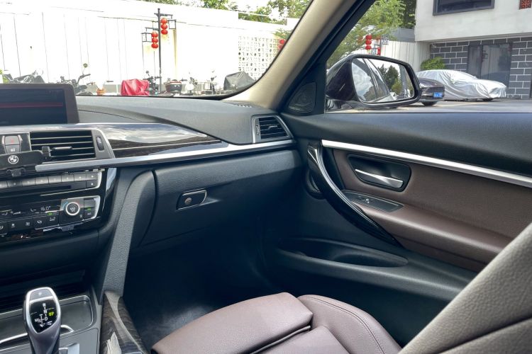 BMW 3 Series 2018 #18 BMW 3 Series 2018 car image #18