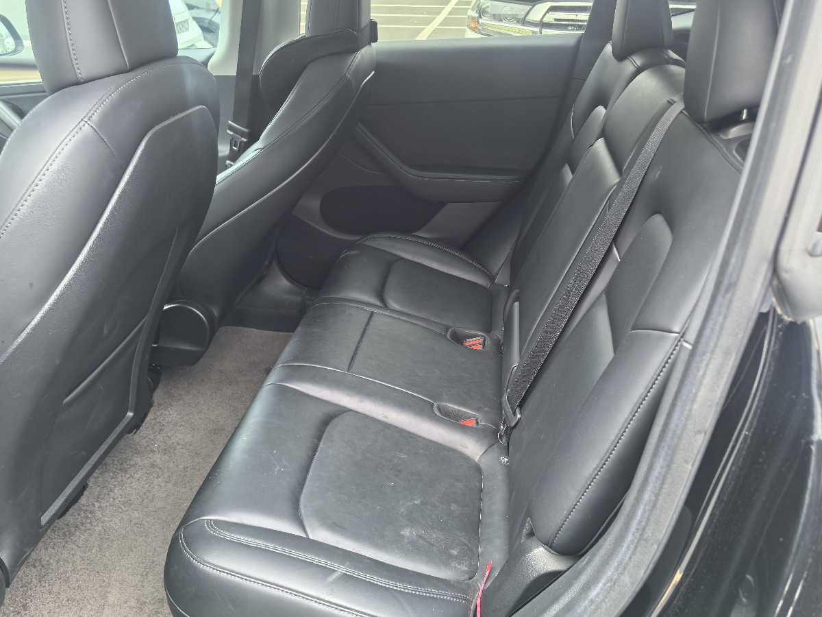 Tesla Model Y 2022 car image #8
