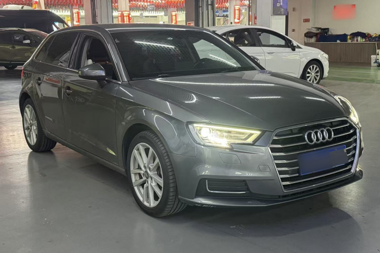 Audi A3 2019 car image #3