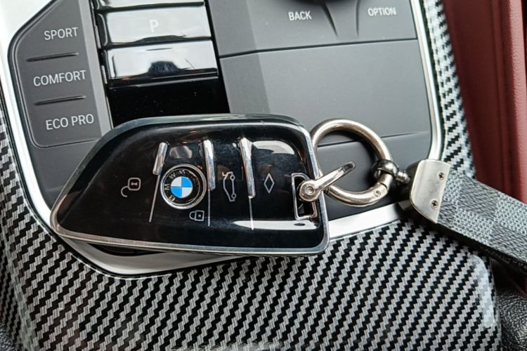 BMW 3 Series 2023 car image #9