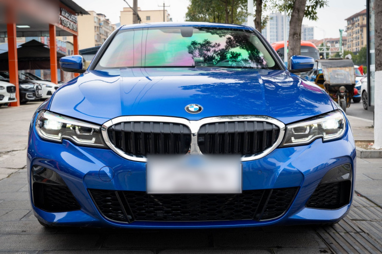 BMW 3 Series 2021 #6 BMW 3 Series 2021 صورة سيارة #6