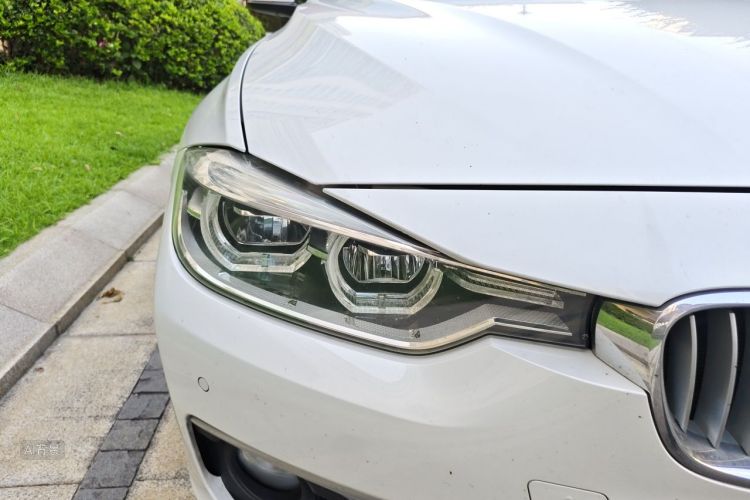 BMW 3 Series 2018 #8 BMW 3 Series 2018 car image #8