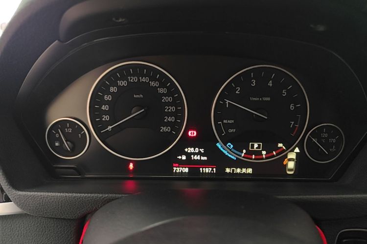 BMW 3 Series 2018 car image #12