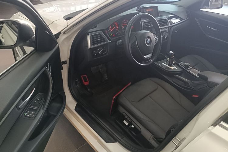 BMW 3 Series 2017 #16 BMW 3 Series 2017 car image #16