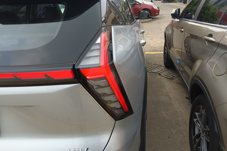 GEELY Boyue L 2024 immagine di auto #8