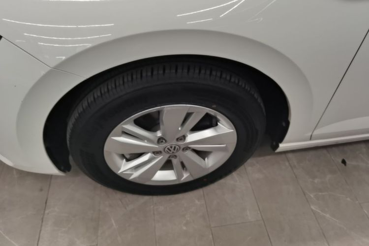 Volkswagen Polo 2019 car image #9