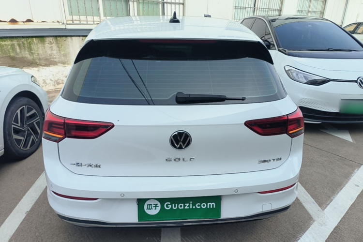Volkswagen Golf 2021 car image #6
