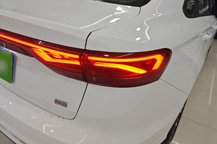GEELY Emgrand 2025 #8 GEELY Emgrand 2025 imagen de coche #8