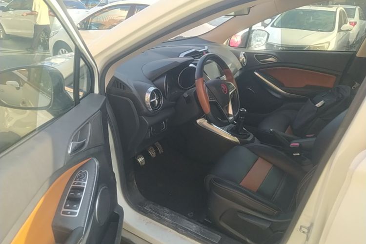 BYD Yuan 2016 #16 BYD Yuan 2016 car image #16