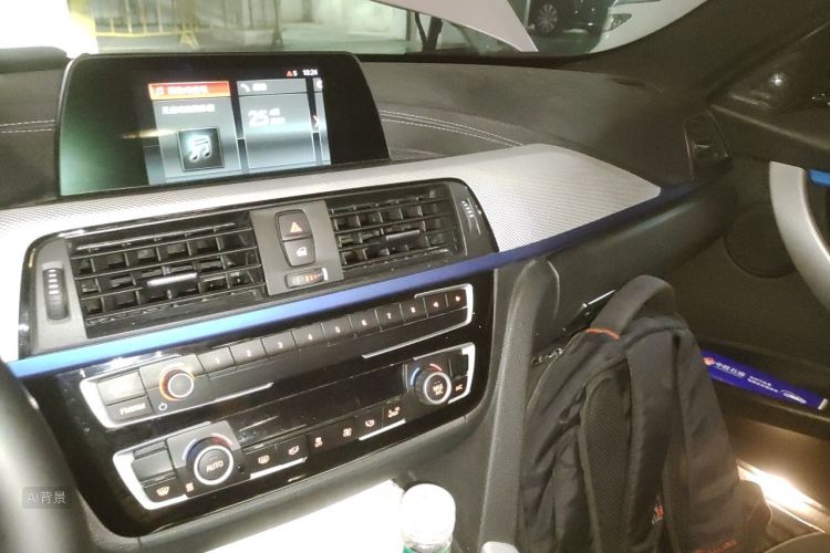 BMW 3 Series 2018 car image #15