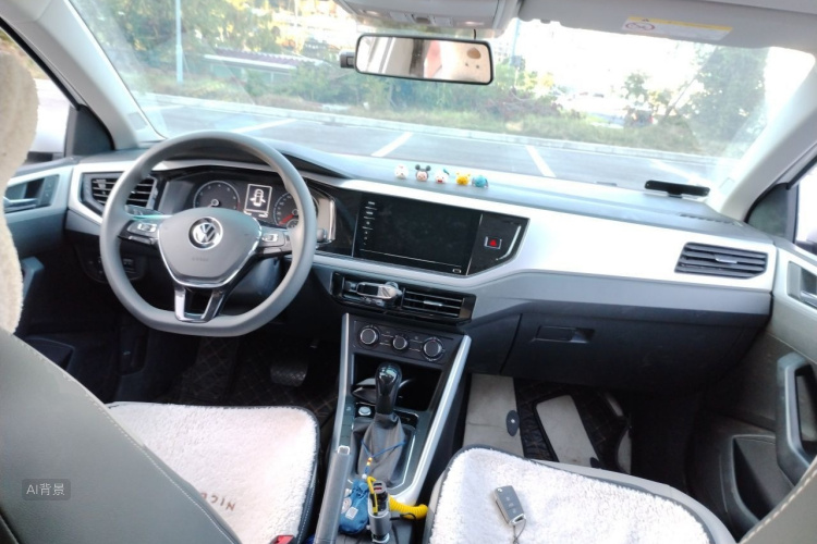 Volkswagen Polo 2022 car image #11