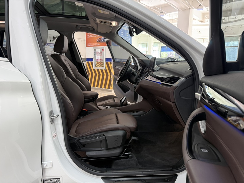 BMW X1 2023 #8 BMW X1 2023 صورة سيارة #8