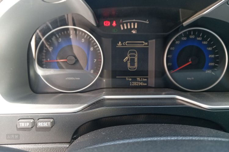 GEELY Emgrand 2015 #13 GEELY Emgrand 2015 car image #13