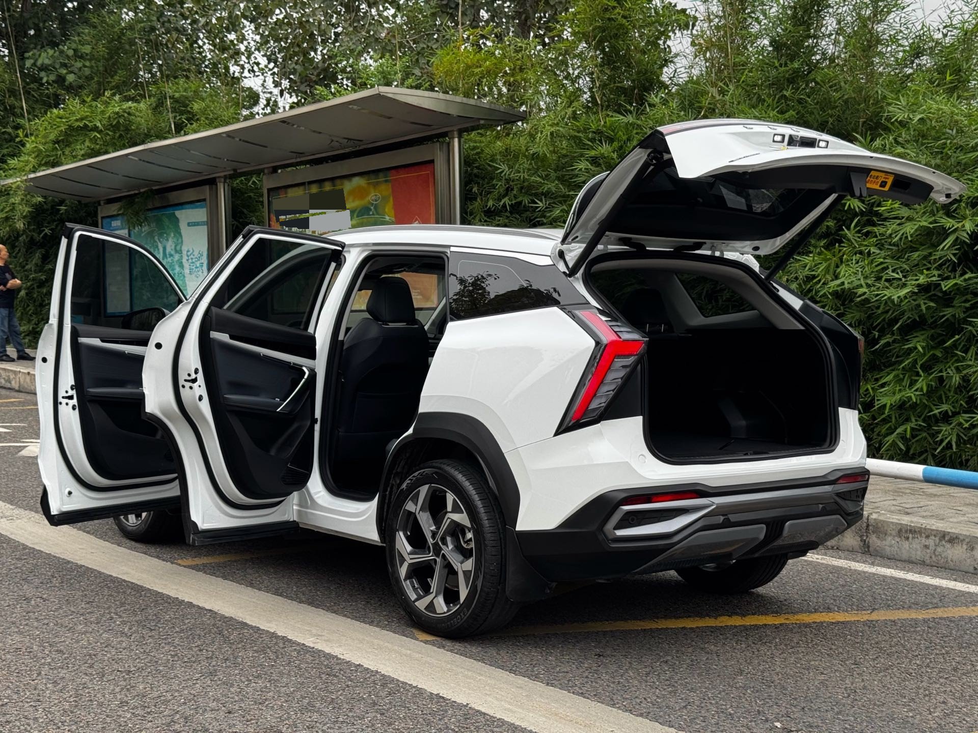 GEELY Boyue L 2024 car image #18
