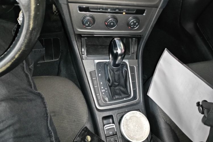 Volkswagen Golf 2016 car image #14