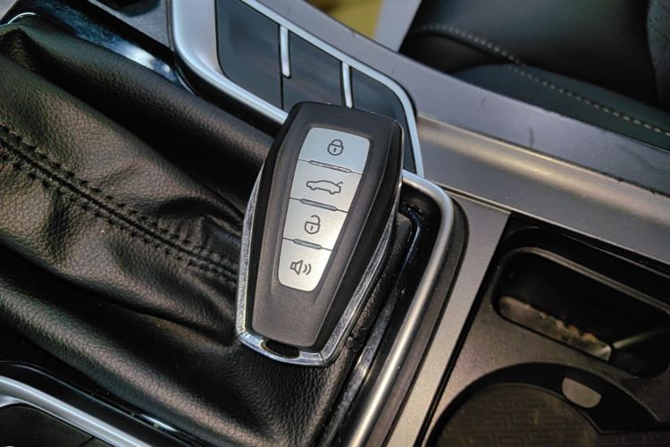 GEELY Emgrand 2021 car image #9