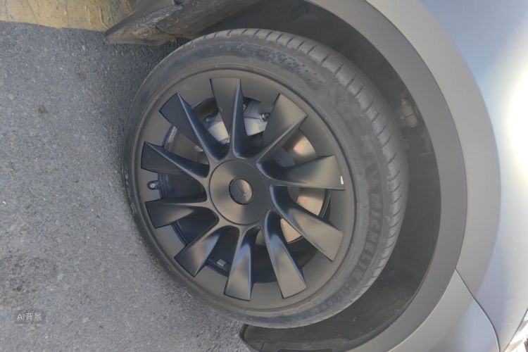 Tesla Model Y 2023 #9 Tesla Model Y 2023 car image #9