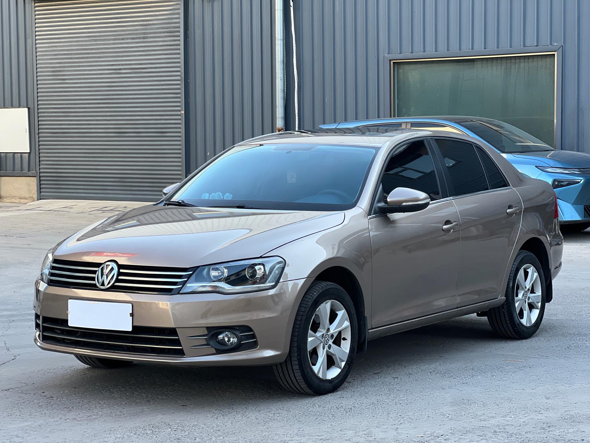 Volkswagen Bora 2014 car image 