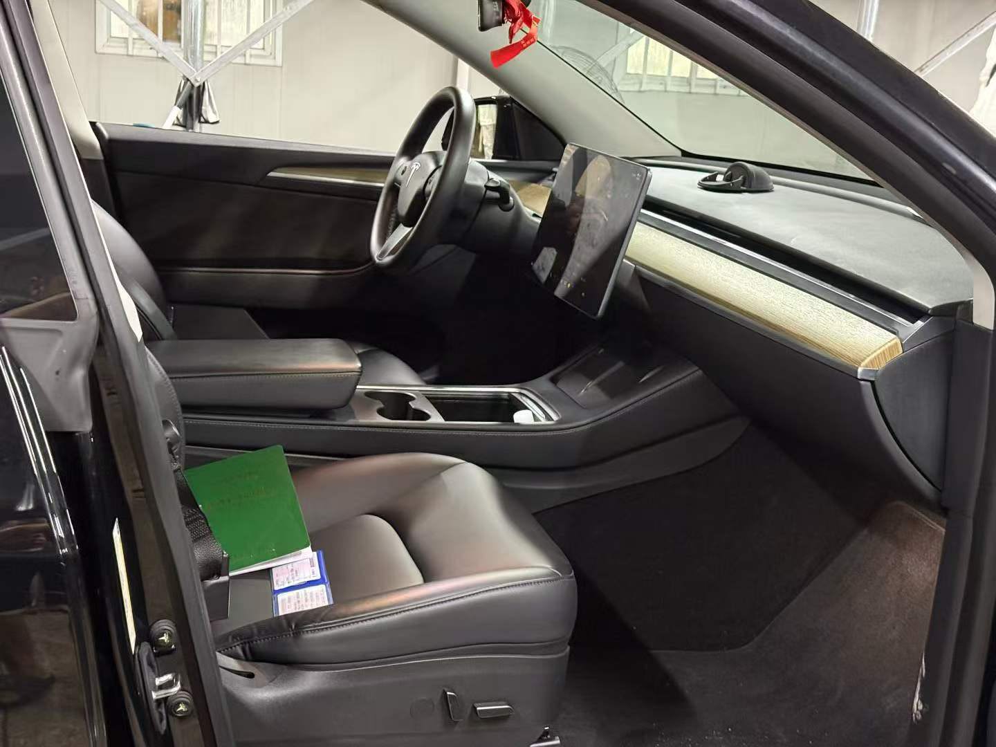 Tesla Model Y 2022 car image #6