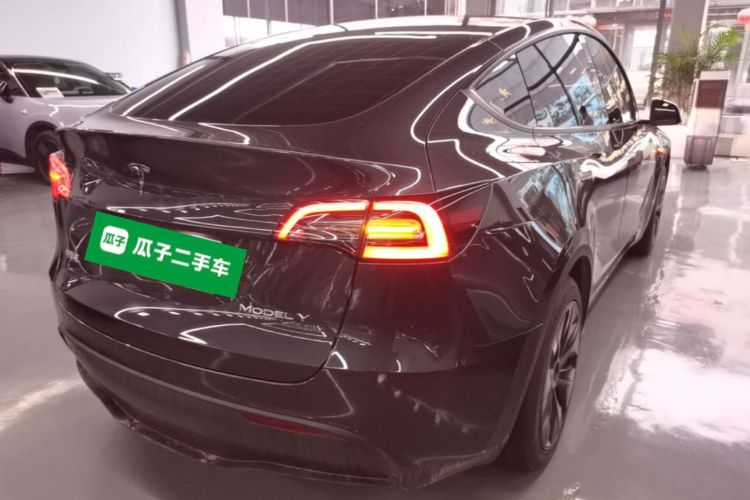 Tesla Model Y 2024 car image #7