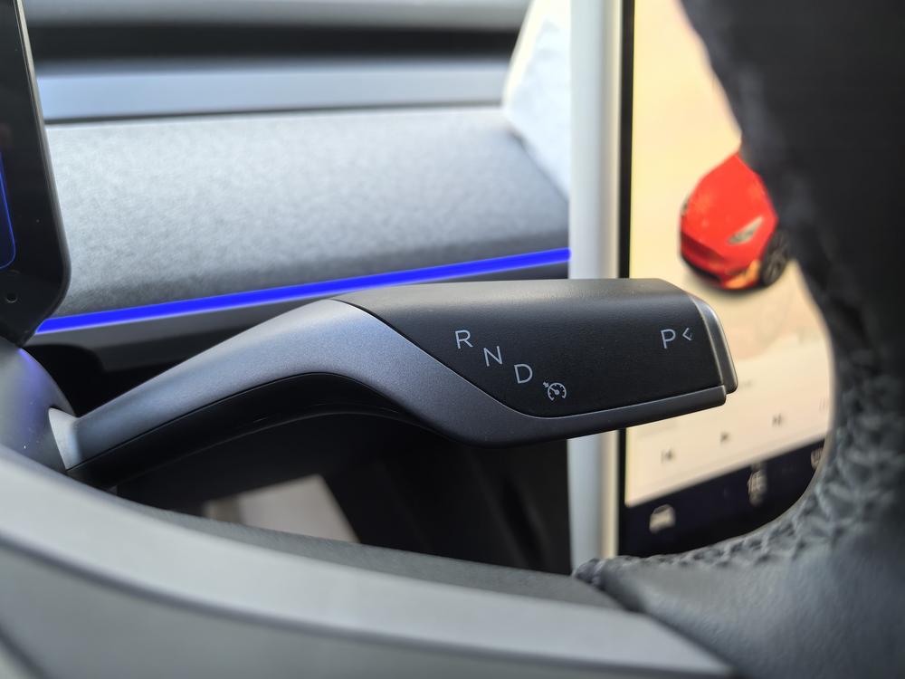 Tesla Model Y 2024 #16 Tesla Model Y 2024 car image #16