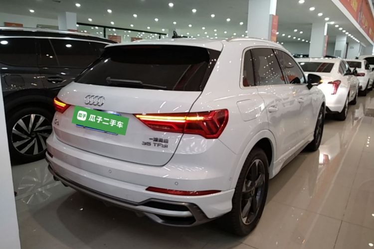 Audi Q3 2022 car image #5