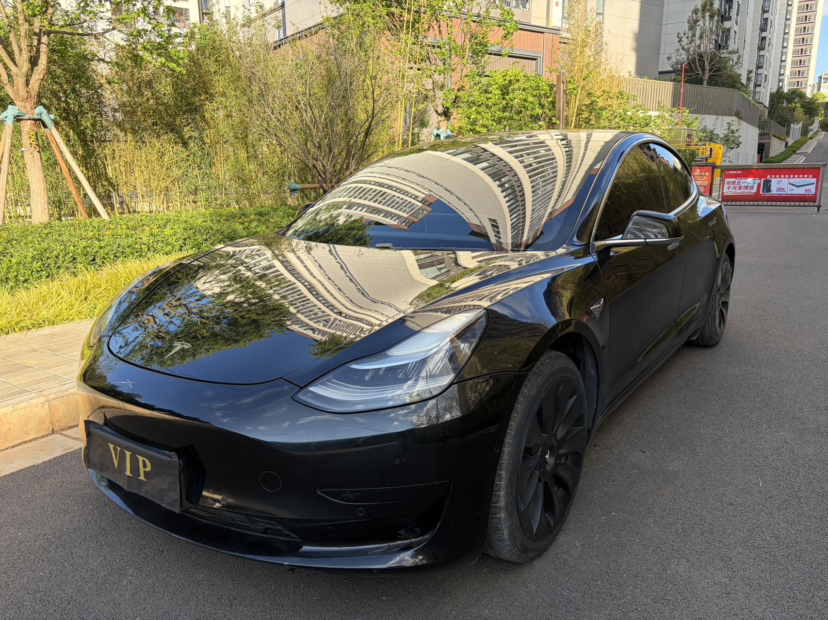 Tesla Model 3 2020 car image 