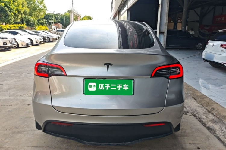 Tesla Model Y 2024 car image #6