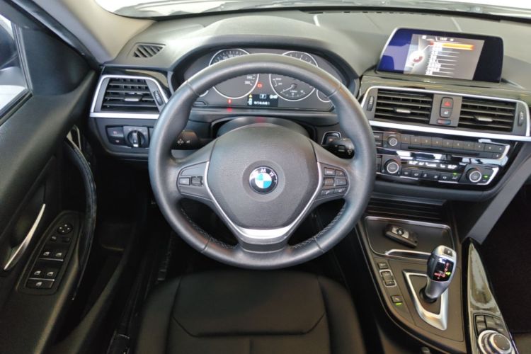 BMW 3 Series 2016 car image #11