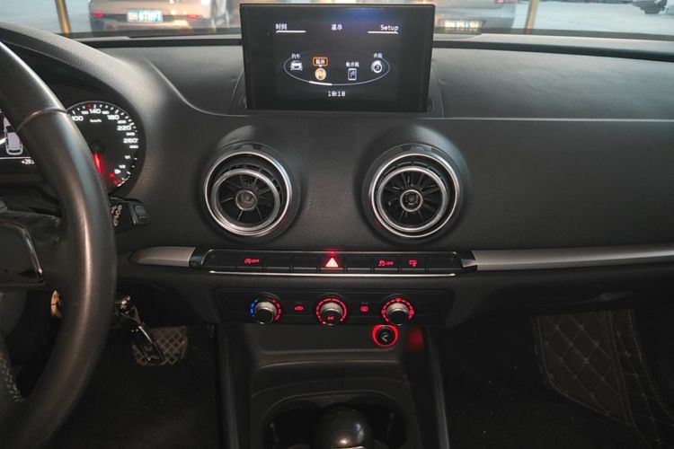 Audi A3 2015 car image #17