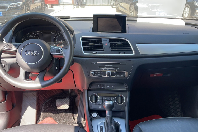 Audi Q3 2019 #8 Audi Q3 2019 car image #8