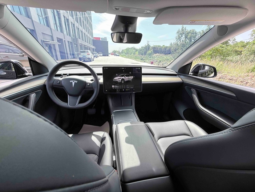 Tesla Model Y 2023 #9 Tesla Model Y 2023 car image #9