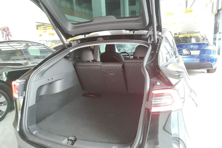 Tesla Model Y 2023 #21 Tesla Model Y 2023 car image #21