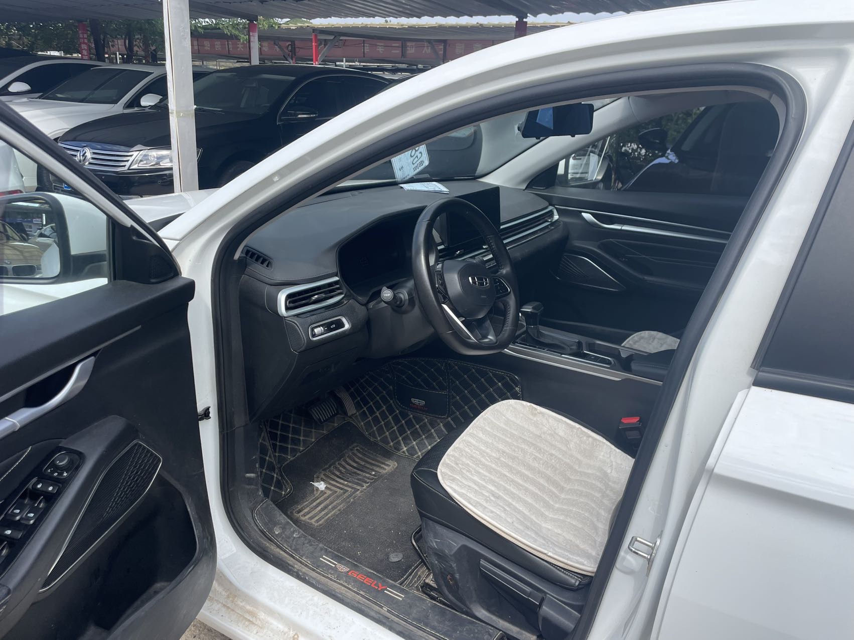 GEELY Emgrand 2022 car image #2