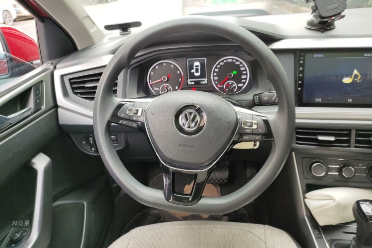 Volkswagen Polo 2019 car image #12