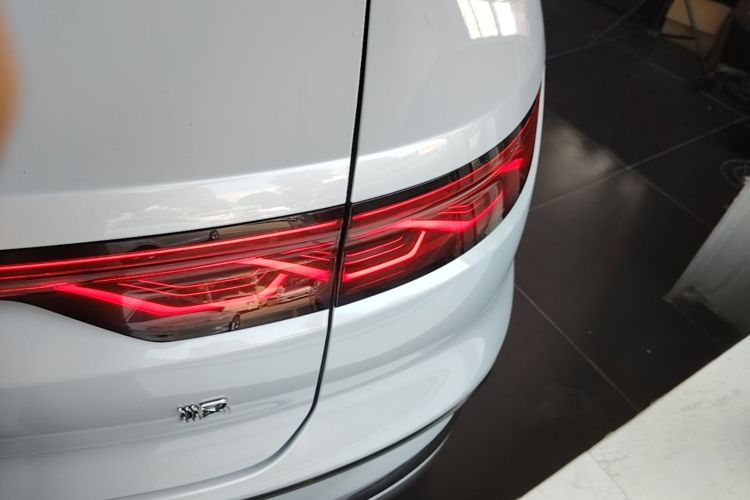 BYD Han 2024 #8 BYD Han 2024 car image #8