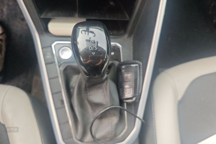 Volkswagen Polo 2021 car image #16