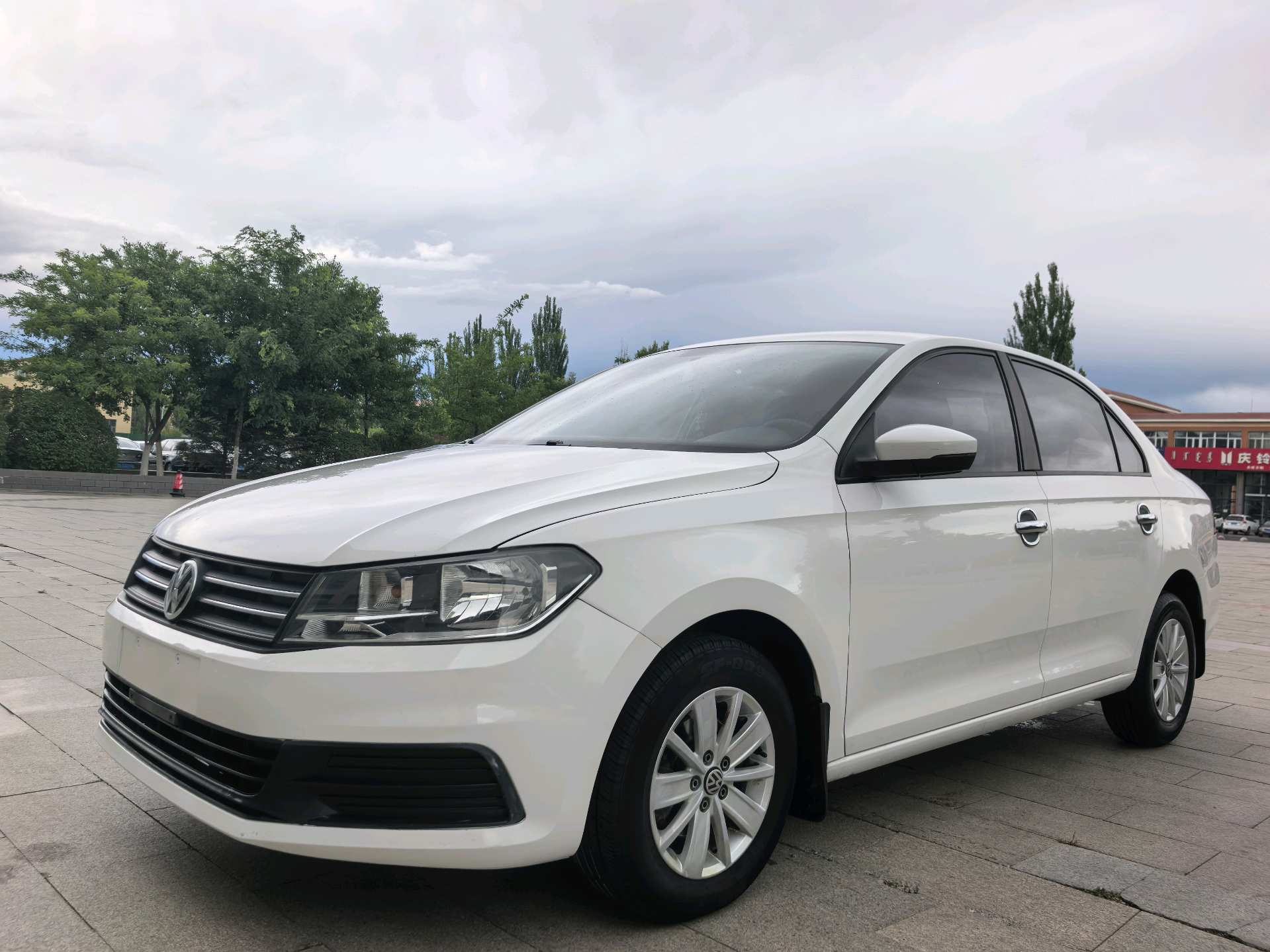 Volkswagen Santana 2017 car image 