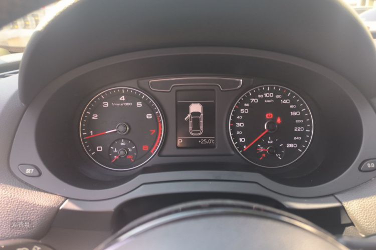 Audi Q3 2016 #13 Audi Q3 2016 car image #13
