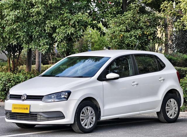 Volkswagen Polo 2017 car image #23