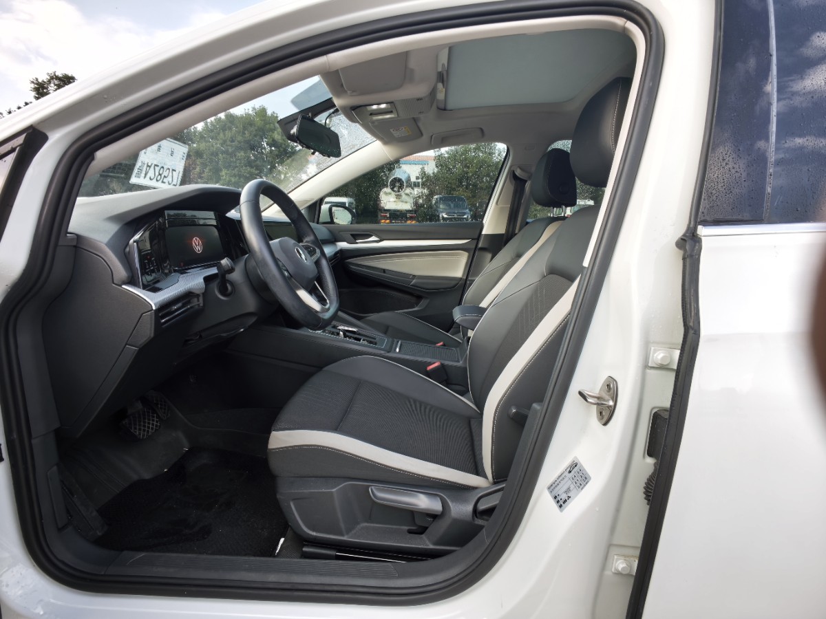 Volkswagen Golf 2021 car image #7
