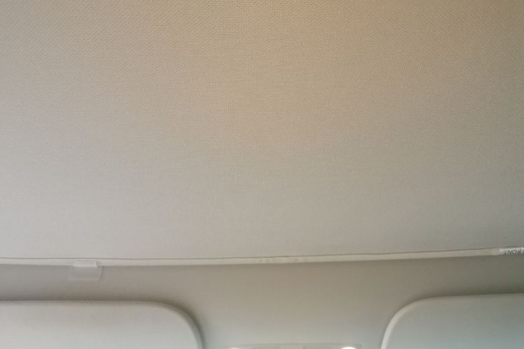 Tesla Model Y 2023 car image #18