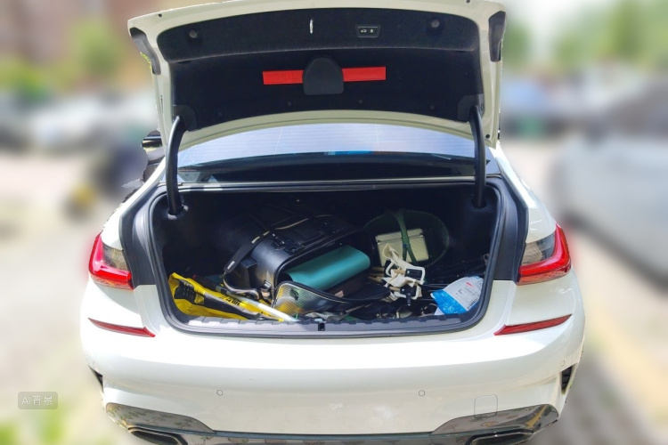 BMW 3 Series 2021 car image #21