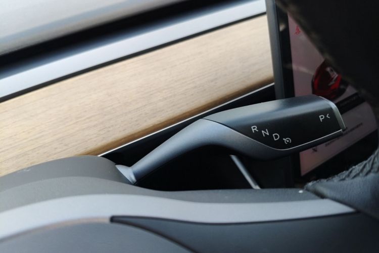 Tesla Model 3 2020 car image #14