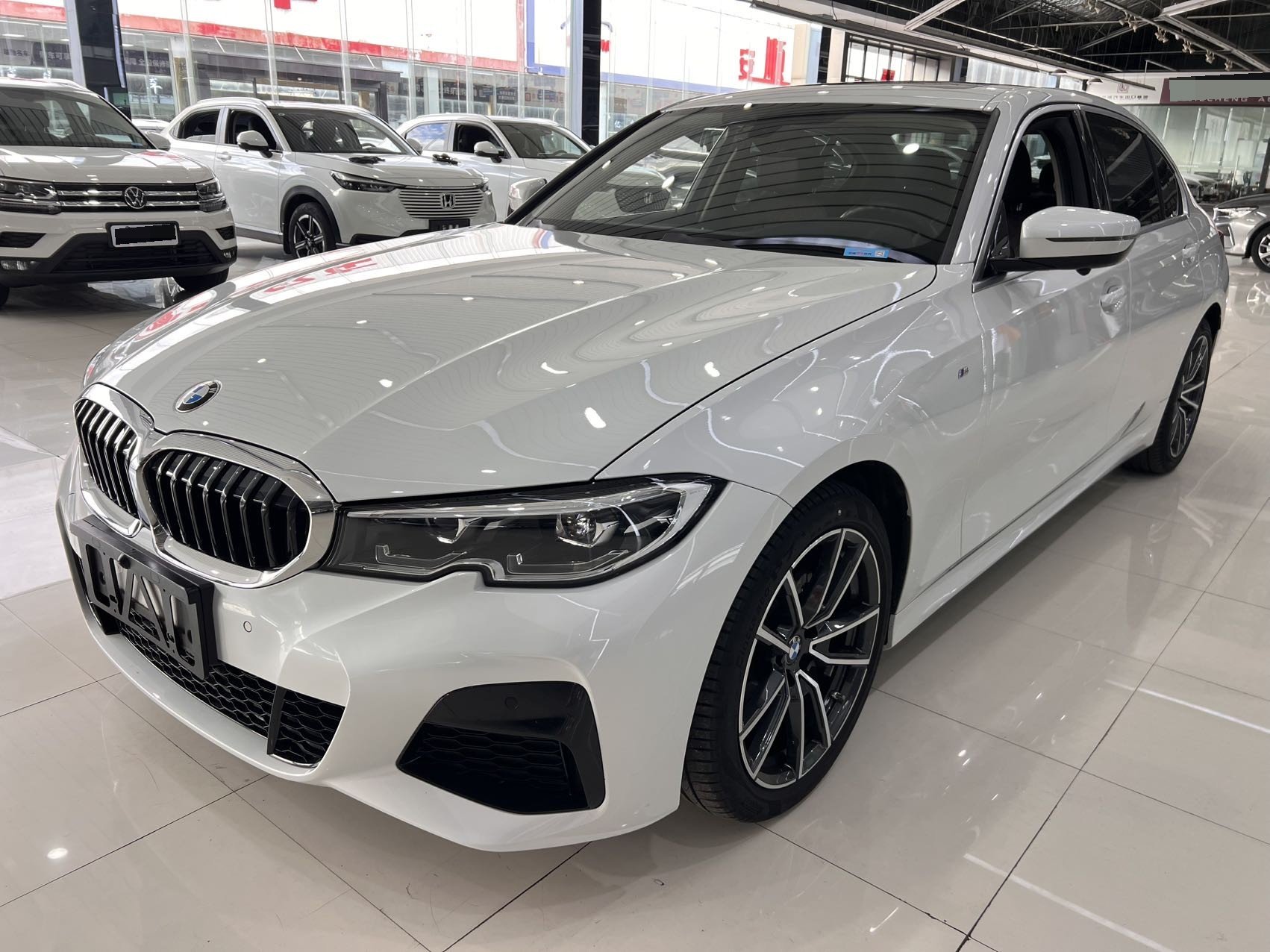 BMW 3 Series 2022 immagine di auto 
